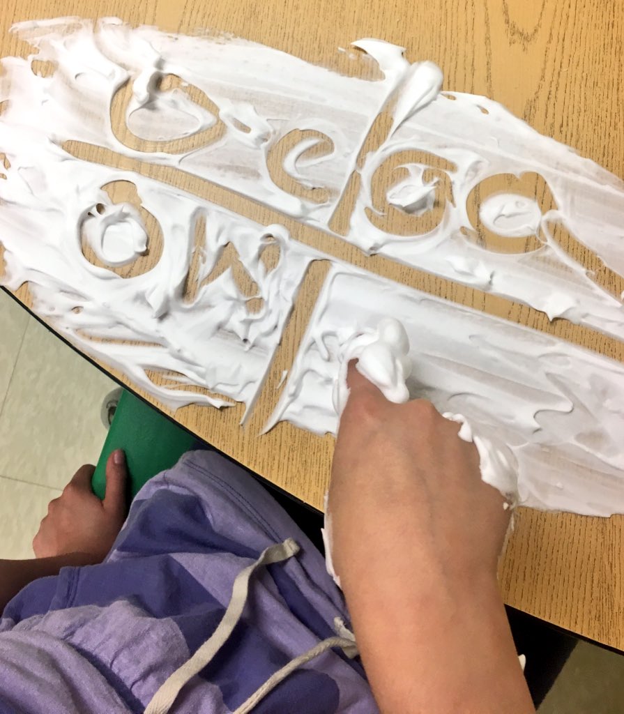 KratchmanViola5's tweet image. One way I engage my students when teaching new phonics rules is by using shaving cream! 📝📚😀#Orton #multisensoryinstruction #oa/ow #RPCTweets @ConnorCougars