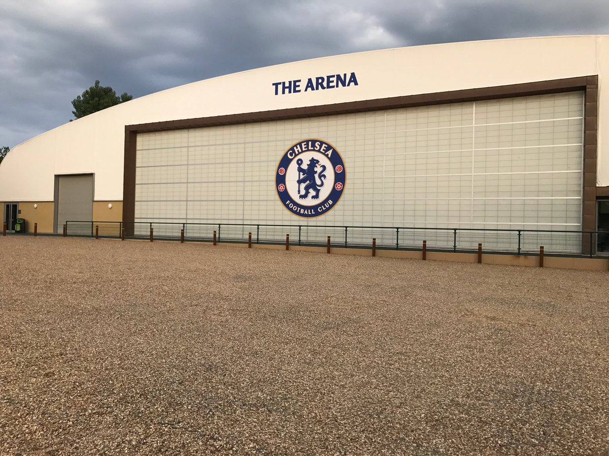 And end to a fantastic evening of football, a big thank you to <a href="/ChelseaFC/">Chelsea FC</a> for the experience for our U6 group.

Well done to all those involved <a href="/JDsFootballSch/">JD'S Football School</a> <a href="/JEsoccerschool/">Josh Evans Soccer School</a> <a href="/SGSportCoaching/">SG Sports Coaching London</a> <a href="/MPYFC/">Met Police Youth FC</a>