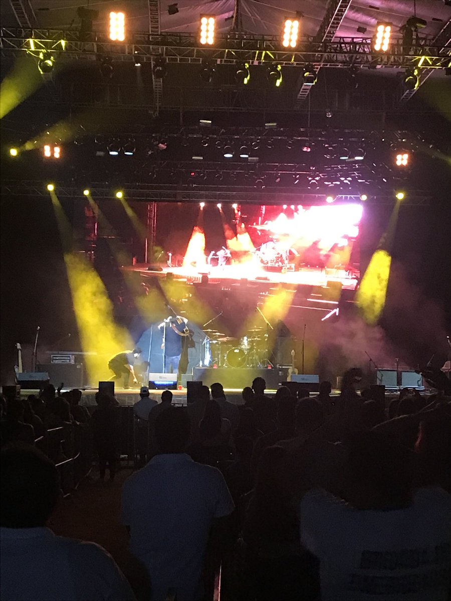 LUMINICAGDL's tweet image. @PhilipsVariLite @dtslighting @Martin_Global @MALighting @CuliacanSoy #VL3000 #nicknrg1201 #mac101 #k1haze