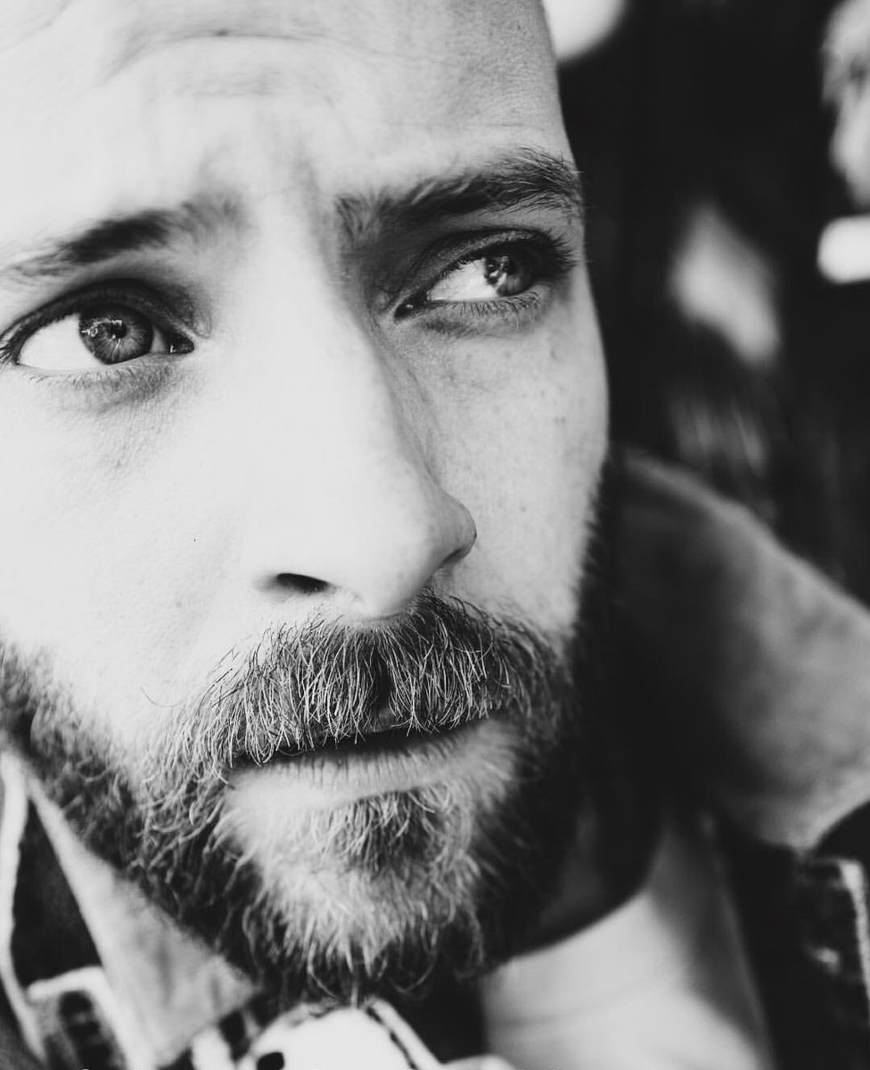 aleborghisource's tweet photo. Alessandro Borghi fotografato da Andrea Mete (2018) https://t.co/r6eiVuE41A