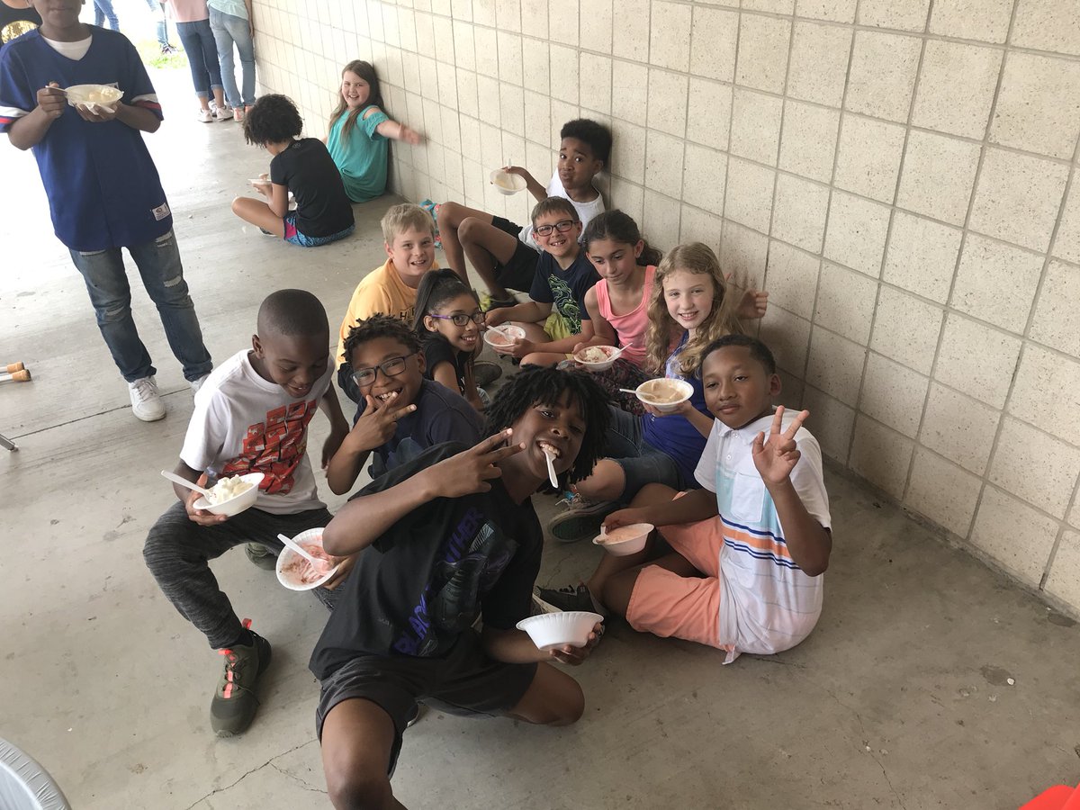 mskclarkcce's tweet photo. The students are enjoying their multiplication sundaes!   They have mastered their math facts! #mathmatters #ccegrows #cceproud @MrsTaylor4CCE @MrsAClark4CCE @Z3sMom https://t.co/TtbptKn5js