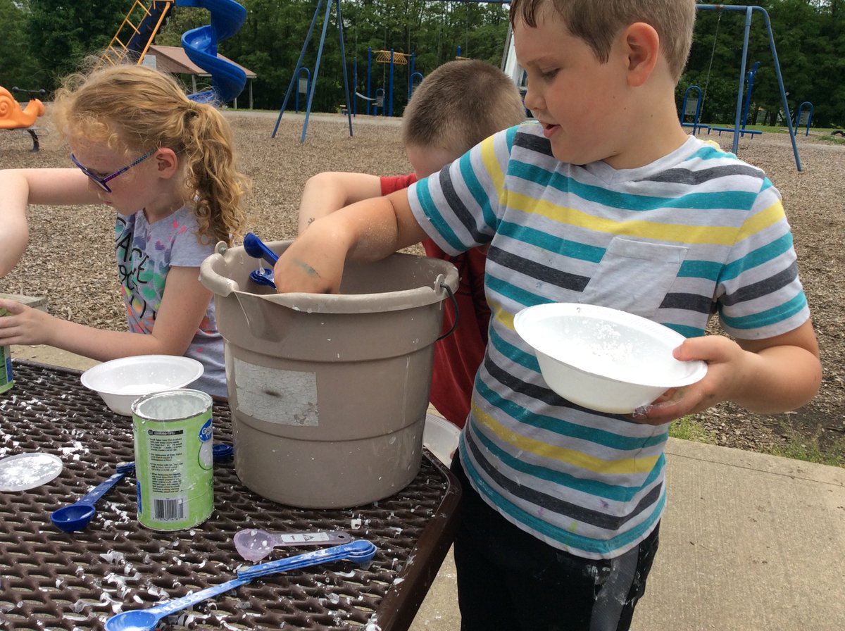MrsCooley86's tweet photo. 2nd Grade "Science Staycation" was a success! #evertonbearcatpride   #fcscspartanpride https://t.co/WQl1oPfedg