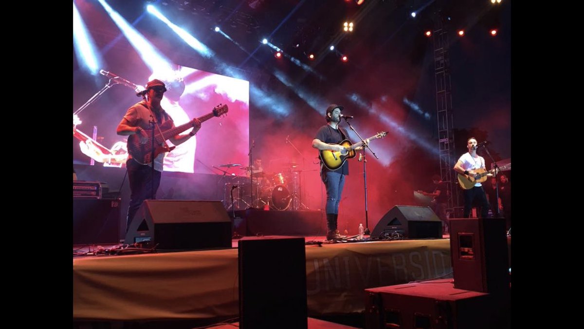 LUMINICAGDL's tweet image. @PhilipsVariLite @Martin_Global @dtslighting @MALighting #vl3000 #mac101 #k1haze #nrg1201 #malight2