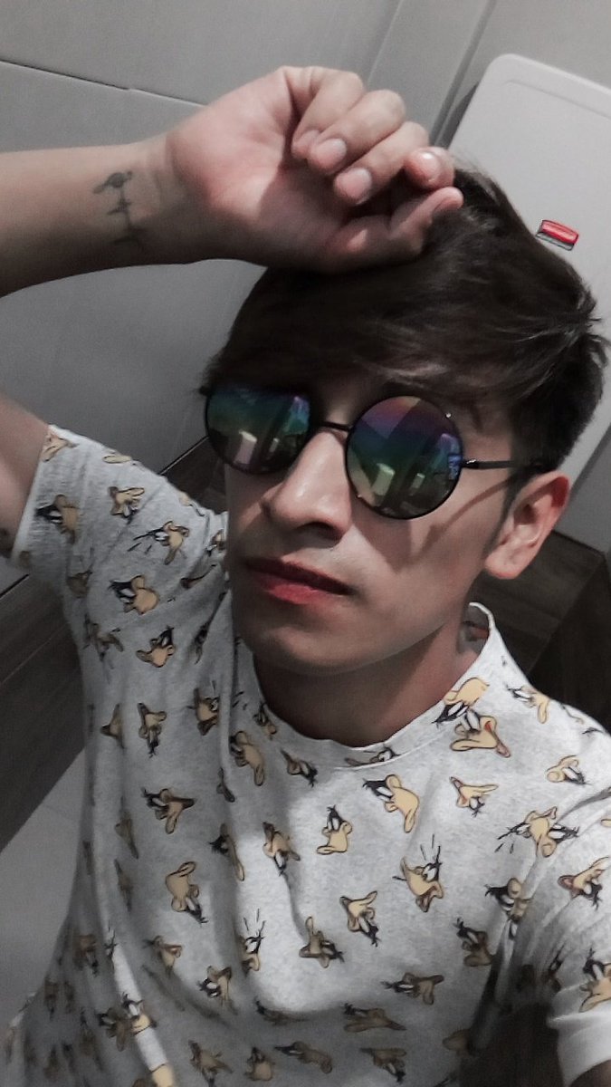 DarishkaCalocha's tweet photo. 😘😎 y te transformas en un cuadro,  dentro de mi #David #gaypics #LaWeraOfl https://t.co/t2USE2UTc5