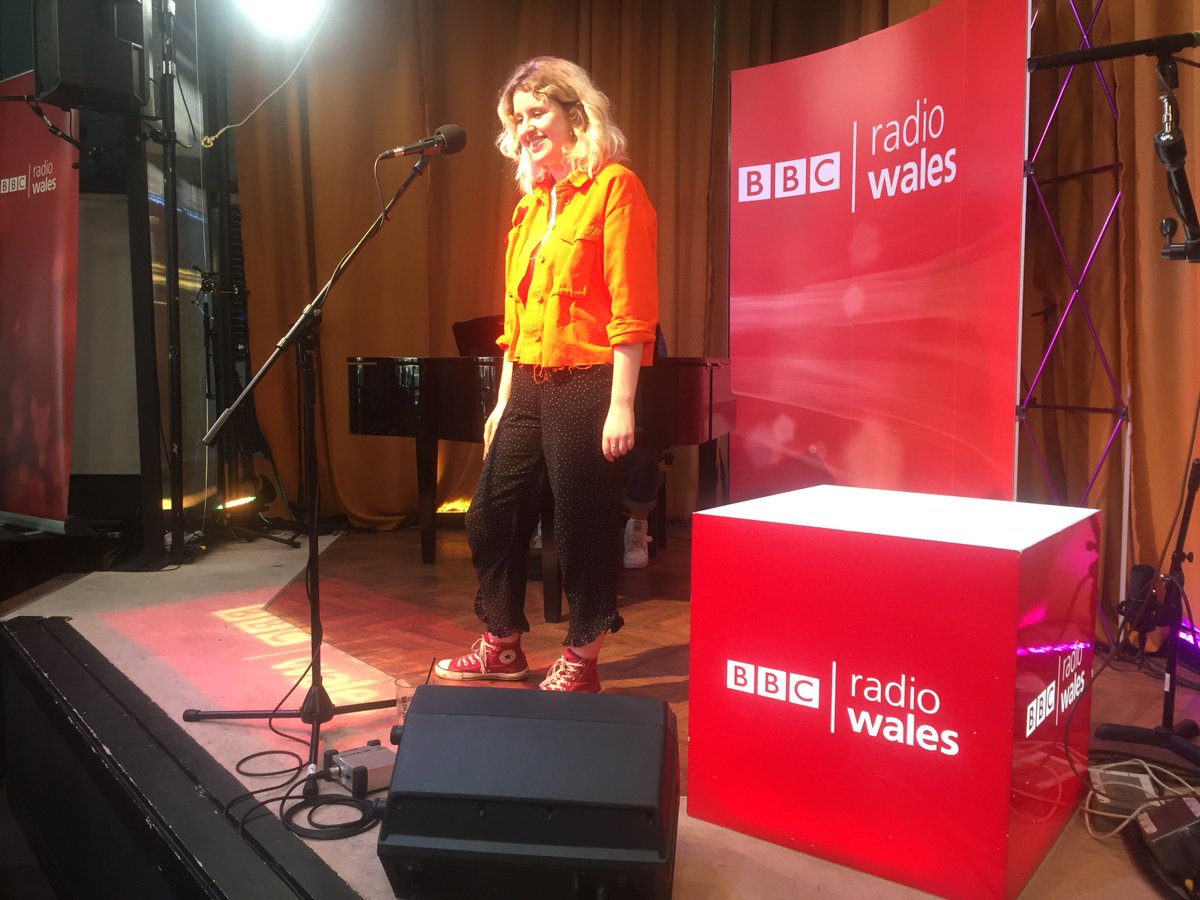 Right now we've got the amazing <a href="/HanGraceMusic/">Hannah Grace</a> performing live from <a href="/TheHystSwansea/">The Hyst</a> for <a href="/janicelongdj/">Janice Long</a>'s build up to the #Swansea #BiggestWeekend 

<a href="/BBCRadioWales/">BBC Radio Wales</a> #SwanseaFringe

Listen here:
bbc.in/2yETBUs