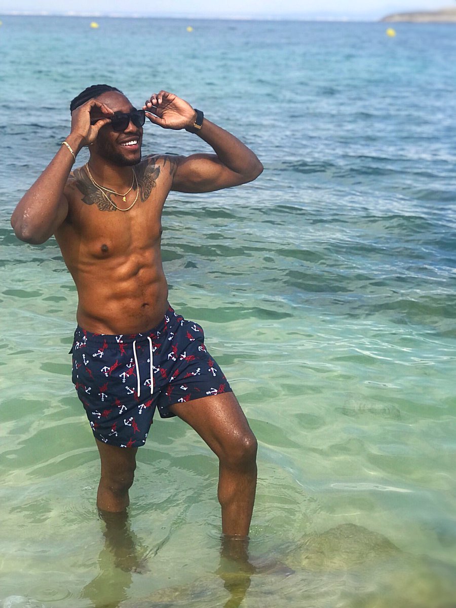 PhilDonjuan's tweet photo. #MotivationMonday #BlackMenSmiling #BlackMen #polo #FitnessMotivation #travel #Tatoo #TravelBlog #travelbloggers #BraidAndFade https://t.co/6goAWQ2n2d