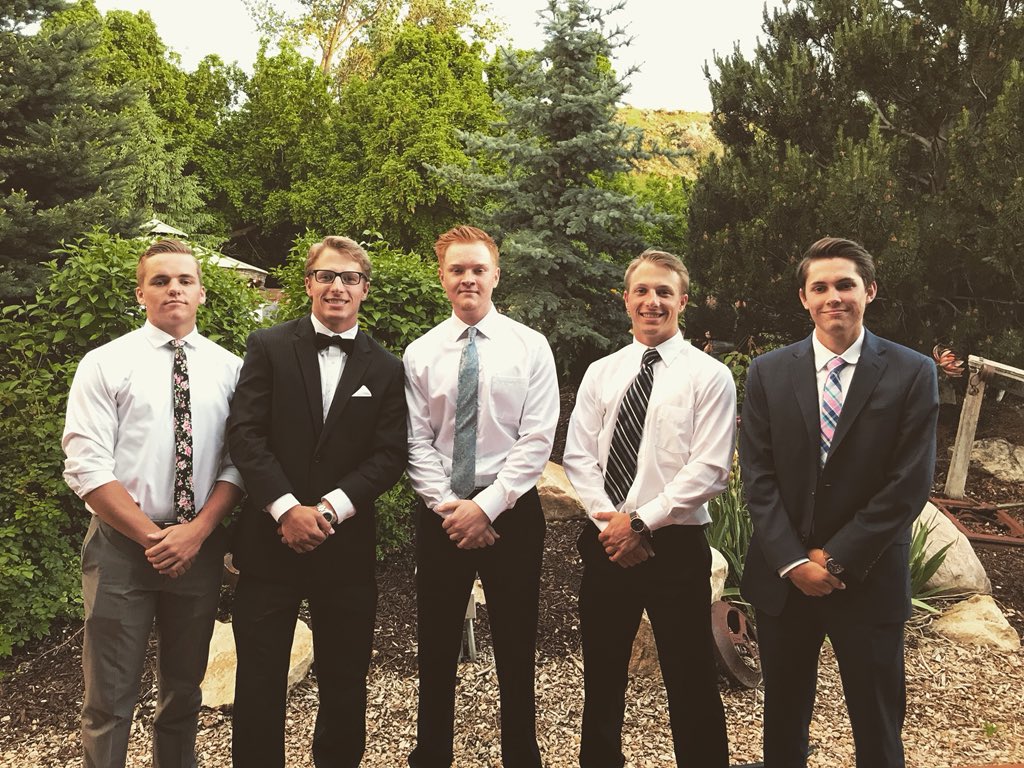AlexWest25's tweet photo. Elders 👔 https://t.co/ySiZkY6RKc