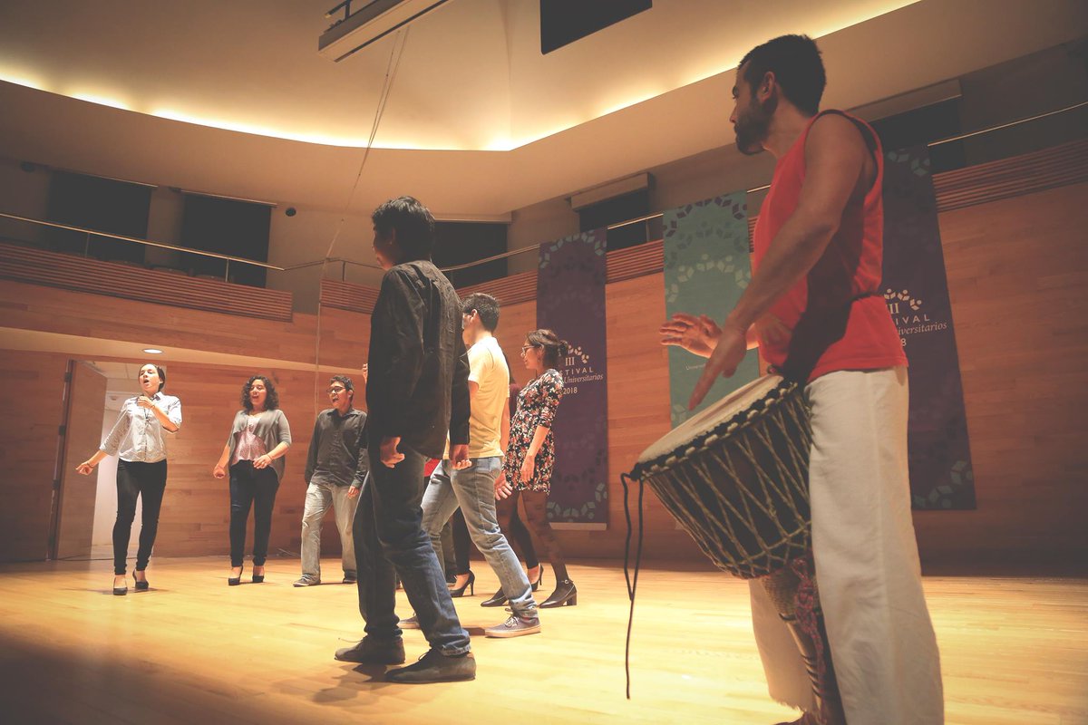 DGDCulturalUV's tweet photo. ¡La tercera edición del Festival de Coros fue todo un éxito! 
Agradecemos a los más de 250 participantes de las 5 regiones universitarias por compartirnos un poco de su gran talento durante los 4 días de festival.

¡Felicidades a los ganadores y nos vemos en el 2019!

#CorosUV https://t.co/pmDl0cxB3y