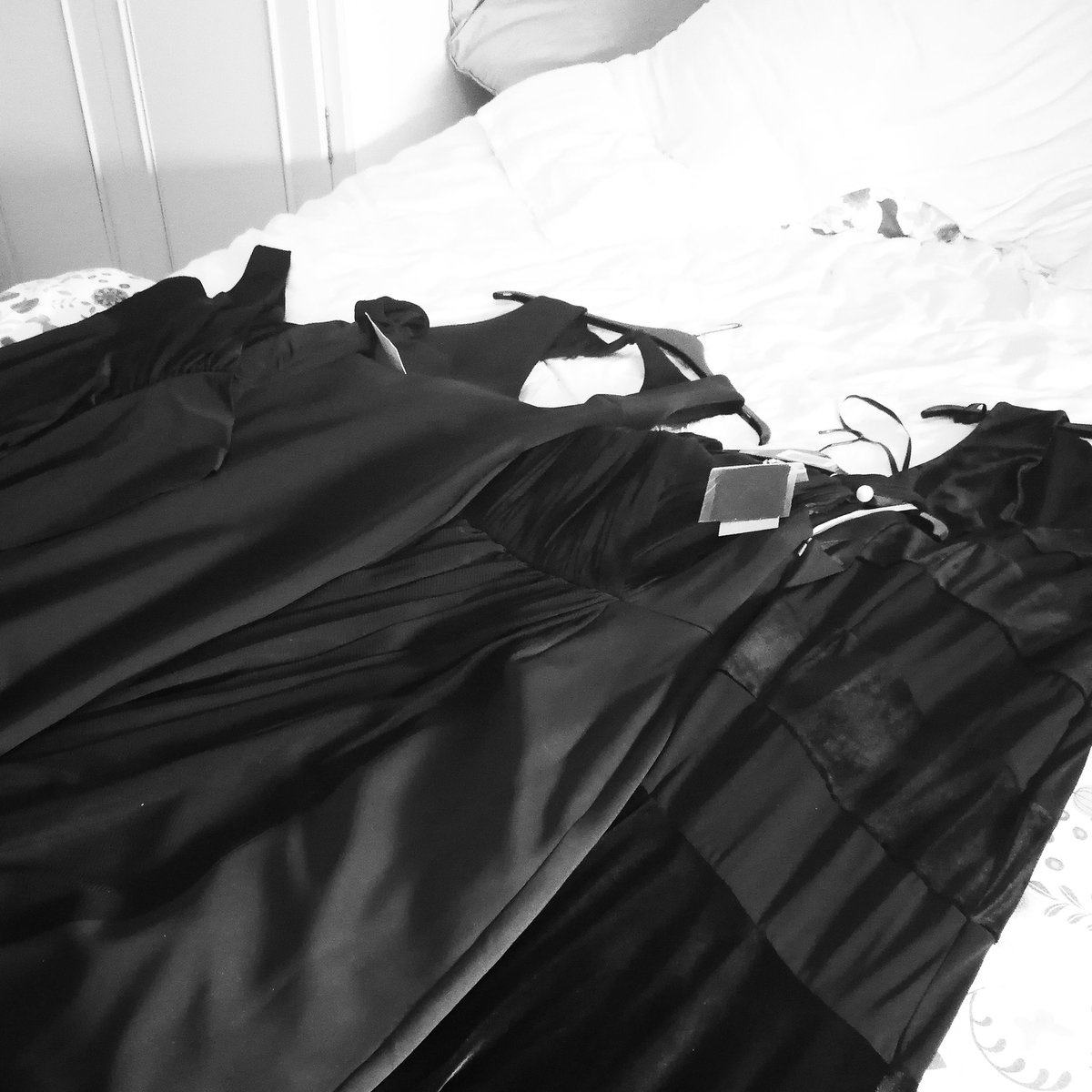 RoTeachDevon's tweet photo. Singing at my first wedding on Sunday. Think I may have ordered every black dress available in Debenhams π€£ Thankfully 2 were perfect! #outfitsorted #lifeofabusyteacher https://t.co/aCf3aE6YAm
