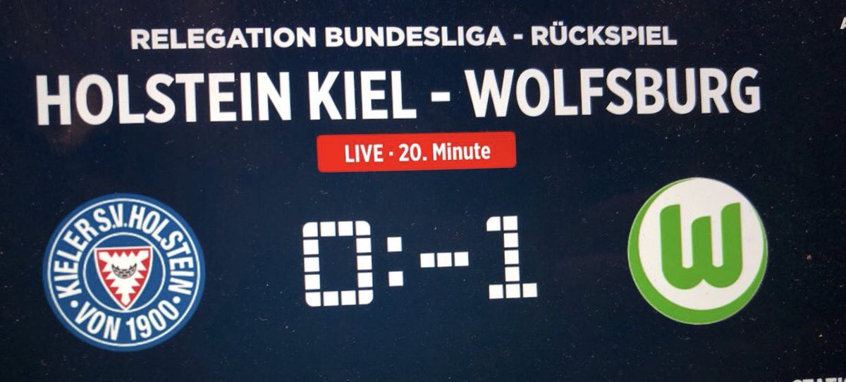 Wir von <a href="/BILD_Sport/">BILD Sport</a> und <a href="/SPORTBILD/">SPORT BILD</a> haben heute endlich ne Lösung gefunden, wie man vernünftig den Eingriff des Videoschiris darstellt #KSVWOB #minus1 🙈😂