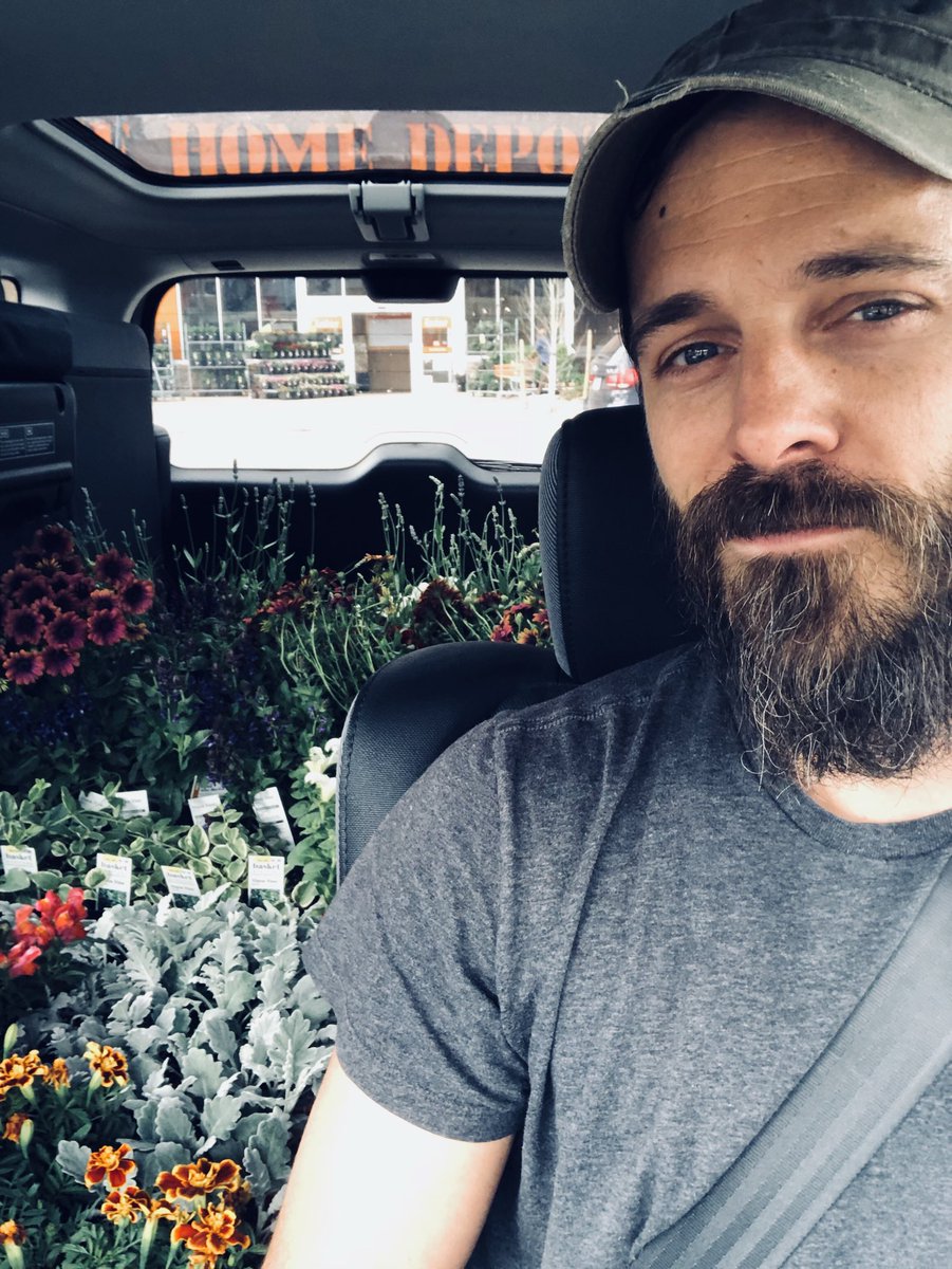 theKenCole's tweet photo. All of my favorite things under one roof or at least the tools to build them!

@HomeDepot #spring #timeforflowers #makingpeoplehapoy #springisintheair https://t.co/pll0wAIMPz