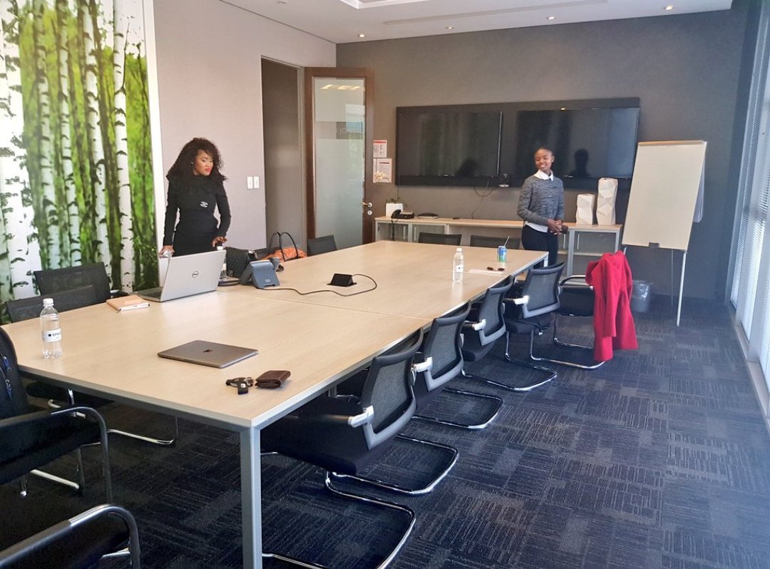 Oara_Tlhabane's tweet image. &quot;Surround yourself with people that reflect who you want to be and how you want to feel, energies are contagious &quot; 

Here&apos;s to keeping the right company with @DitshegoMedia @TebogoDitshego and @sikwane_naledi #TailorMadeSolutions