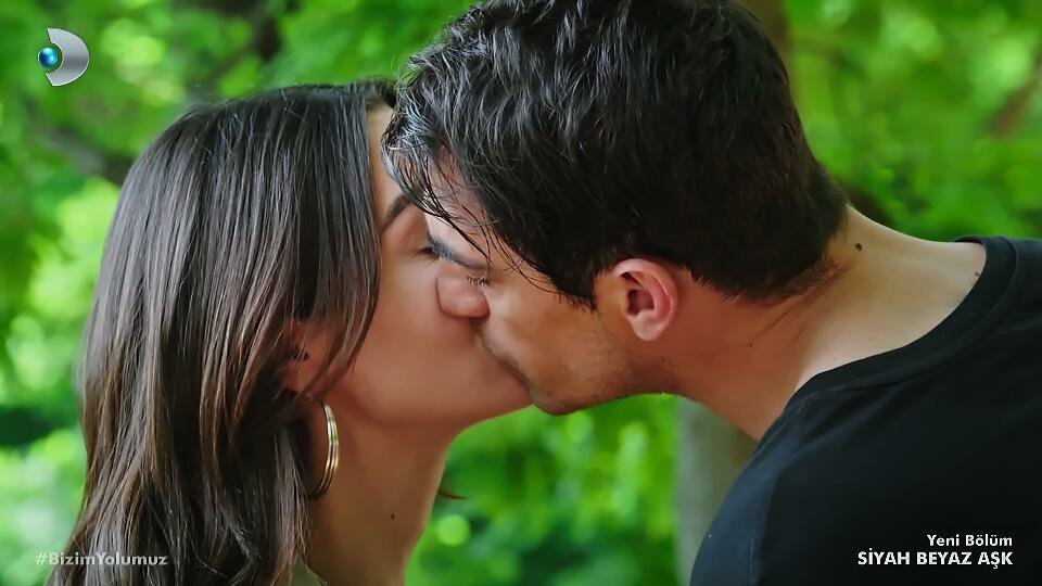 Neyse, güzel şeyler de olmuyor değil... :) #AsFer #SiyahBeyazAşk #BizimYolumuz