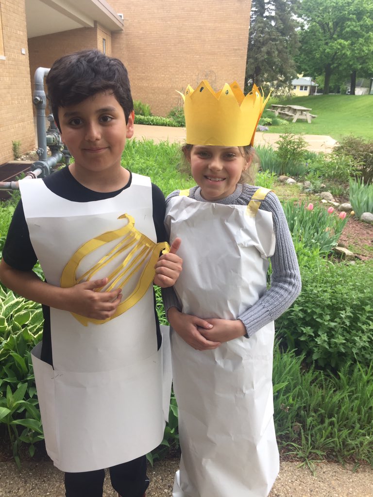 VHarkey3's tweet photo. Mythology comes alive! Ss engaged and loving it @EVEagles #greekmythology #BeMoreAwesome @mrsplois https://t.co/vIsEmebt9a