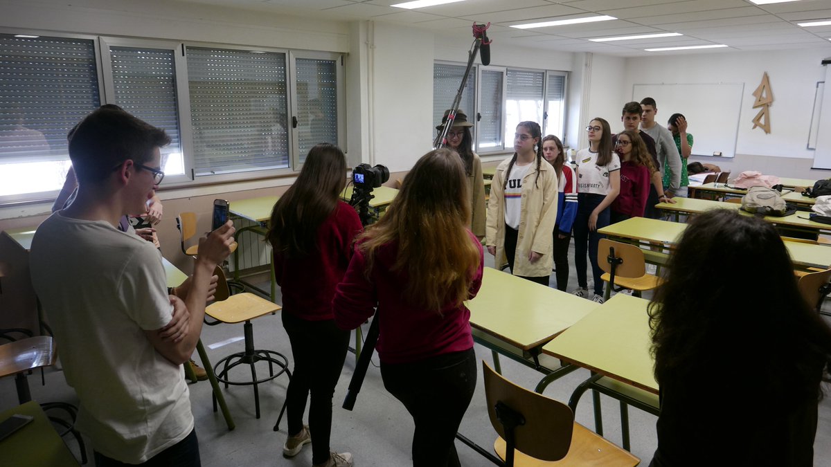 CinemaCampES's tweet photo. Arranca una semana dura de #Artistea pero la gente del @IesPinarOficial ha hecho que el inicio sea divertido. Mañana nos desplazamos a Ávila, donde tendrán lugar dos de los turnos de nuestro #Campamento de verano para hacer #CinemaCampClass en el @cifpavila y el @IESVascoZarza https://t.co/MXT8ZCc3r8