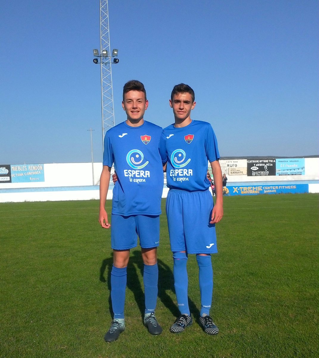 Reconocientos | JUVENILES

Al debut con el equipo Sénior del Espera CF con 15 años:

Antonio Ibáñez Arenilla
Rafael Garrucho Fernández