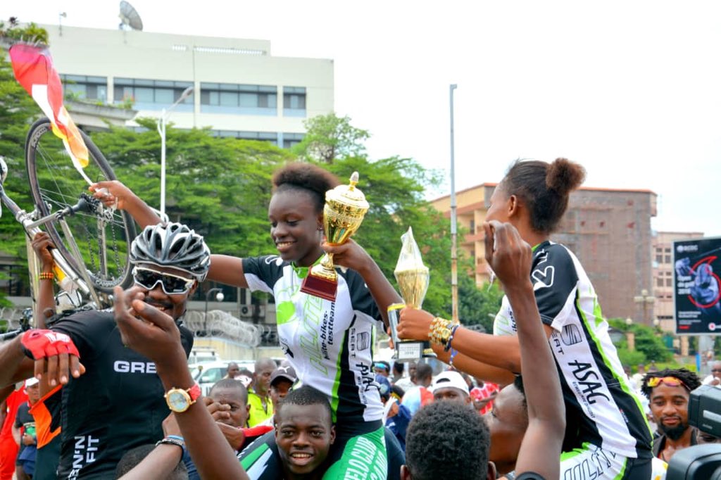 AwaNdiayeSeck1's tweet photo. @AwaNdiayeSeck1 @AUC_MoussaFaki Félicitations aux vainqueurs des compétitions organisées dans le cadre de la célébration de la journée de l’Afrique en RDC. Mention spéciale aux filles  pour leur participation remarquée. Merci encore à l’Union Africaine pour cette belle initiative https://t.co/IgcLZ3DJKS