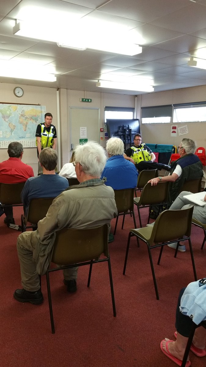 PerryBarrWMP's tweet photo. A very successful NTG meeting held @ElimLifeChurch Kingstanding this evening, Sgt Parsons and his team discussed local issues and preventative actions to members of the community. #PoliceTakingAction #StreetWatch #WMNOW #neighbourhoodPolicing @WMPolice https://t.co/5tfADs5ovT