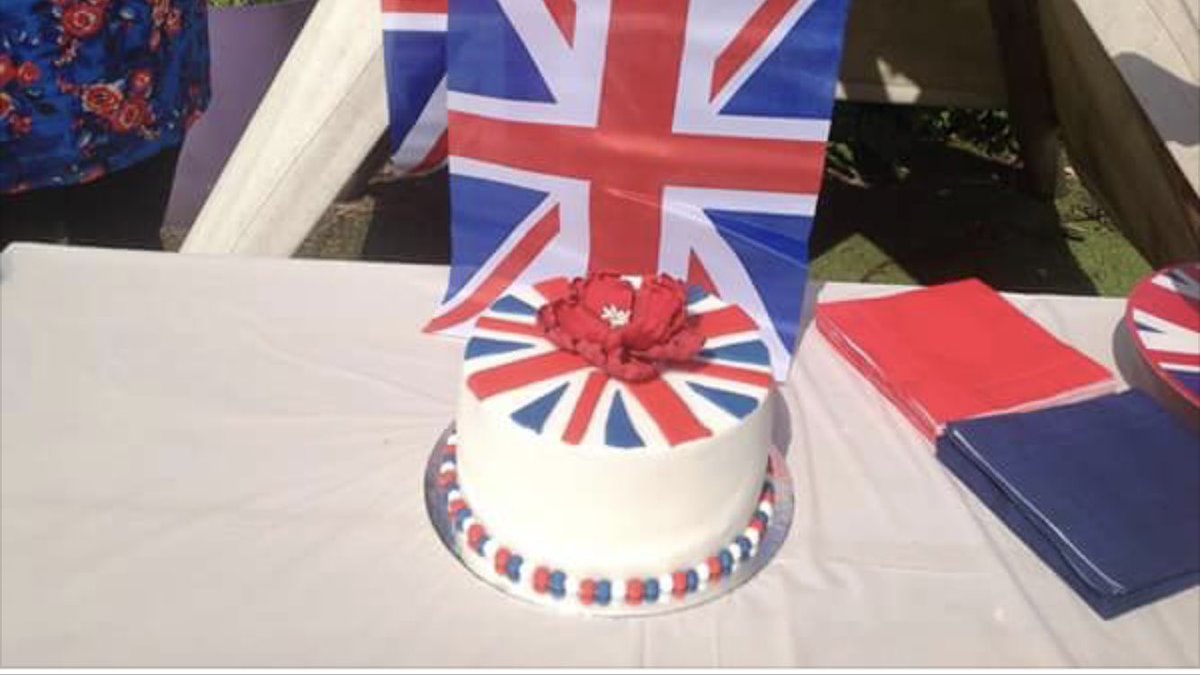 ChurchfieldSch's tweet photo. EYFS had a fantastic royal wedding celebration today. The happy couple even popped in to say hello 👋🏼 https://t.co/lNc6JITizr