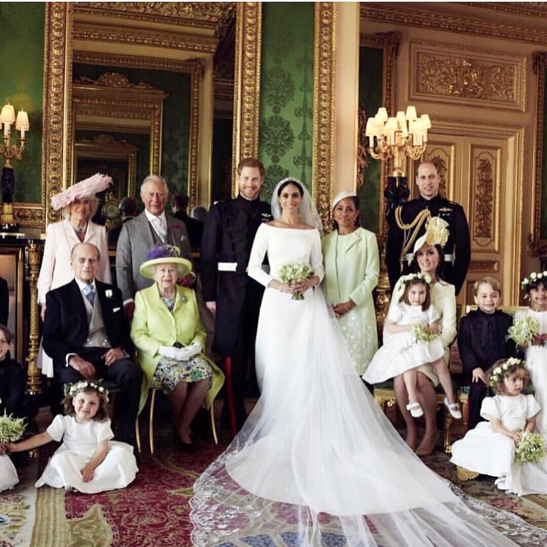 💫#fairytalesdocometrue ✨

#RoyalWedding official photos are here 🙌 and shot by none other than <a href="/BazaarUK/">BazaarUK</a> ‘s very own <a href="/AlexiLubomirski/">Alexi Lubomirski</a> they are of course #absoluteperfection 😍

Can we stop ourselves from swooning? Erm - No! Will we ever?..Unlikely! #waitingforourprince like 🙄