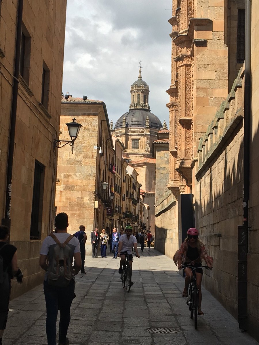 RayburnTours's tweet photo. A language tour to Salamanca with Rayburn Tours gives you Spanish lessons and the amazing sights of a beautiful city.
#languagetour #Salamanca https://t.co/YbhJ4ydZe2