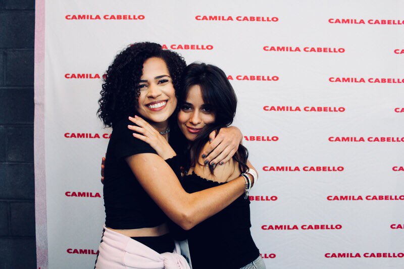 sertramila's tweet image. EU SOU A PESSOA MAIS FELIZ E AGRADECIDA DESSE MUNDO INTEIRO EU NÃO TO CABENDO DENTRO DE MIM NÃO PARECE QUE ESSE MOMENTO FOI REAL!!!!!!!!! Thank you for one of the best days of my life, you are the sweetest human in the world and I love you more than I can explain @Camila_Cabello