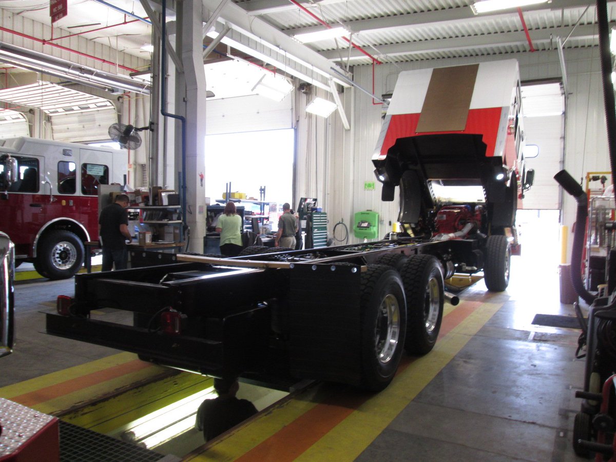 PFDTonySneidar's tweet image. New @PhillyFireDept Heavy #Rescue truck coming together @Spartan_ER factory. #PFDLogistics #PFDstrongtogether @PhillyMayor