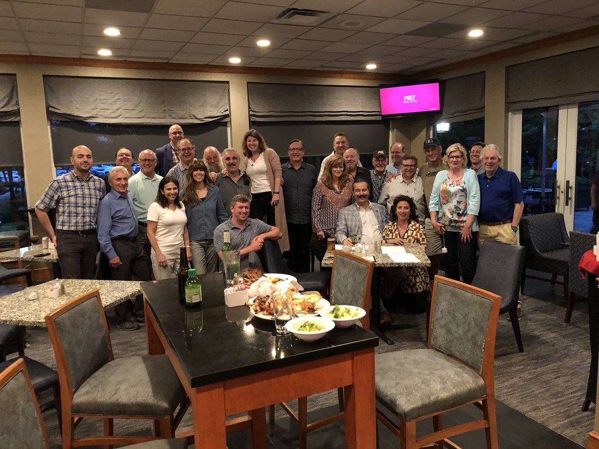 That wraps it up for our #antiquesroadshow Twitter party from Louisville! A huge thanks to <a href="/NichoLowry/">Nicholas D. Lowry</a> for the idea!