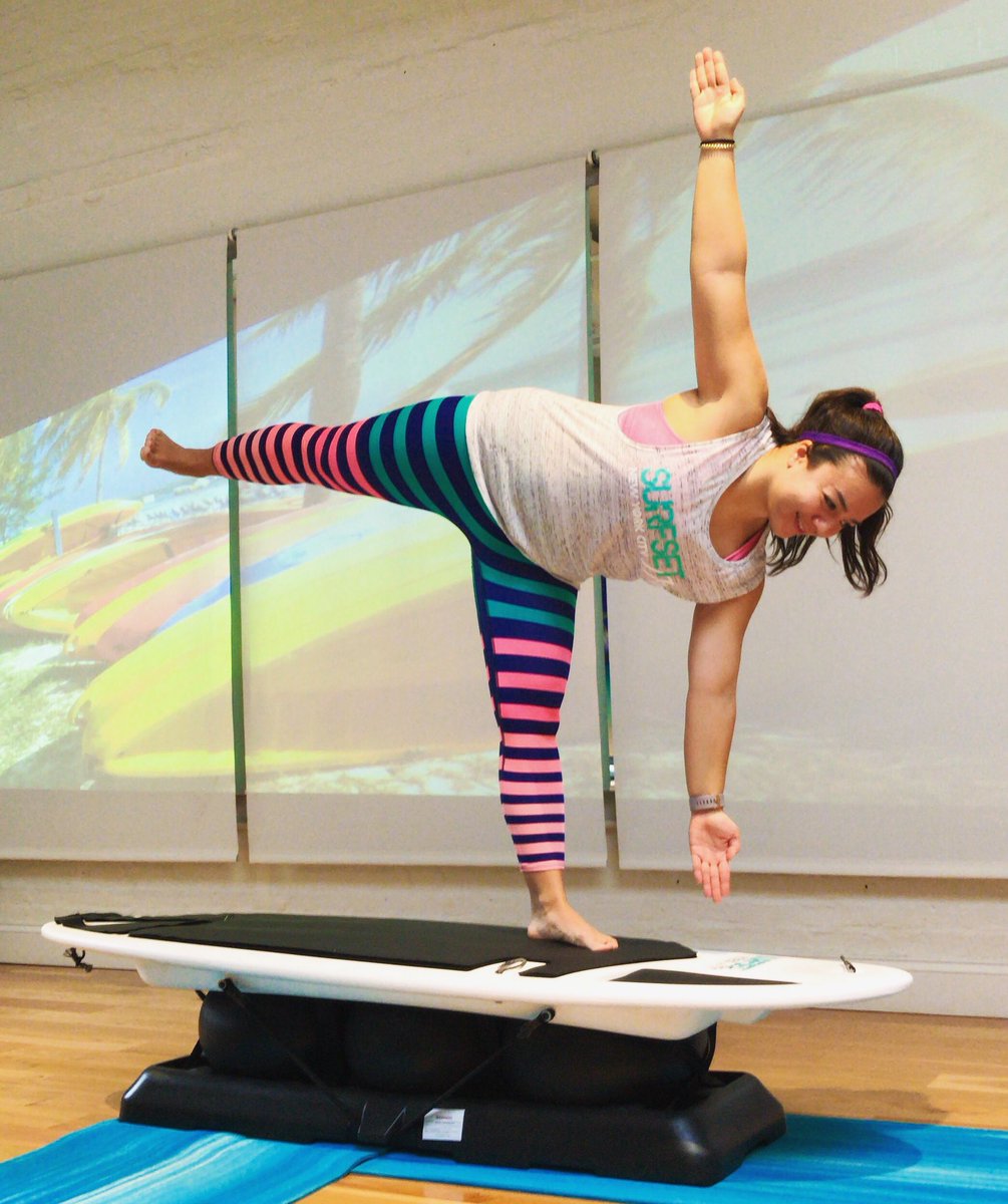 SurfsetNYC's tweet photo. Challenge Move of the Week: Half Moon Pose 🍍
By SURFSET Master Trainer @dianaygarrett
#surfset #yoga #mondaymotivation #fitnessnyc #classpassnyc https://t.co/Ug67YKOBbd