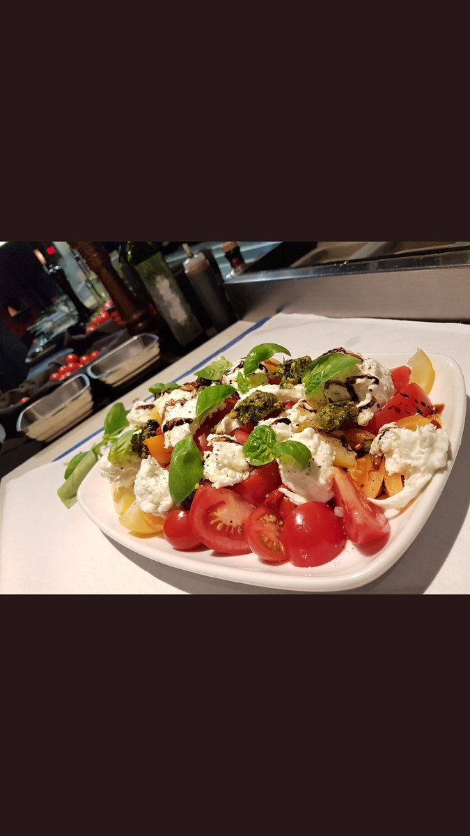 vivoristorante's tweet image. It’s always a great time for @SkipTheDishesCA &amp;amp; now @vivoristorante with FREE DELIVERY for orders over $20.00, or call us for pickup takeout 780-756-7710. #yegfood #yegeats #yegdelivery #yegwest #greatitalianfood #caprese