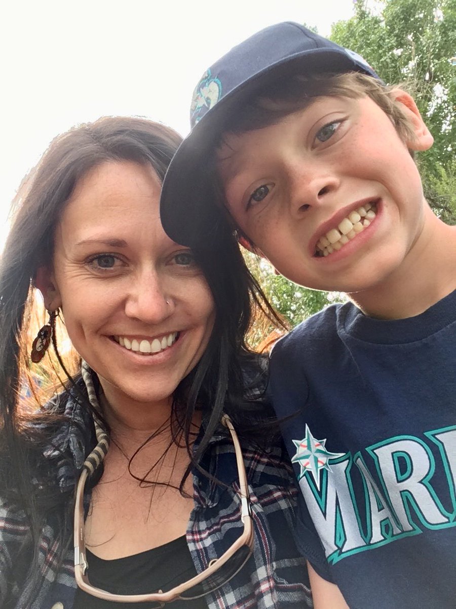 A lil Monday night baseball with my favorite guy❤️🤙🏼 #KidsGotIt #MyMariner