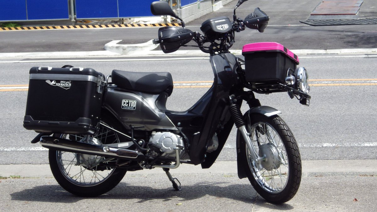 うなぎ工房 石原商店 Yo2 Roguns Hondaクロスカブ110ツーリング仕様を製作しました ツアラテックzega パニアケース用ラック製作 プレスカブフロントキャリアに大阪リングスターboxとバハデザインledライト アルミハンドガードとグリップヒーター 今後も進化