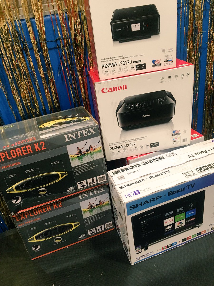 CoachAbbyElder's tweet image. Can I be a @PBCHS_Broncos grad at #ProjectGrad tonight? Prizes for days! #ClassOf2018