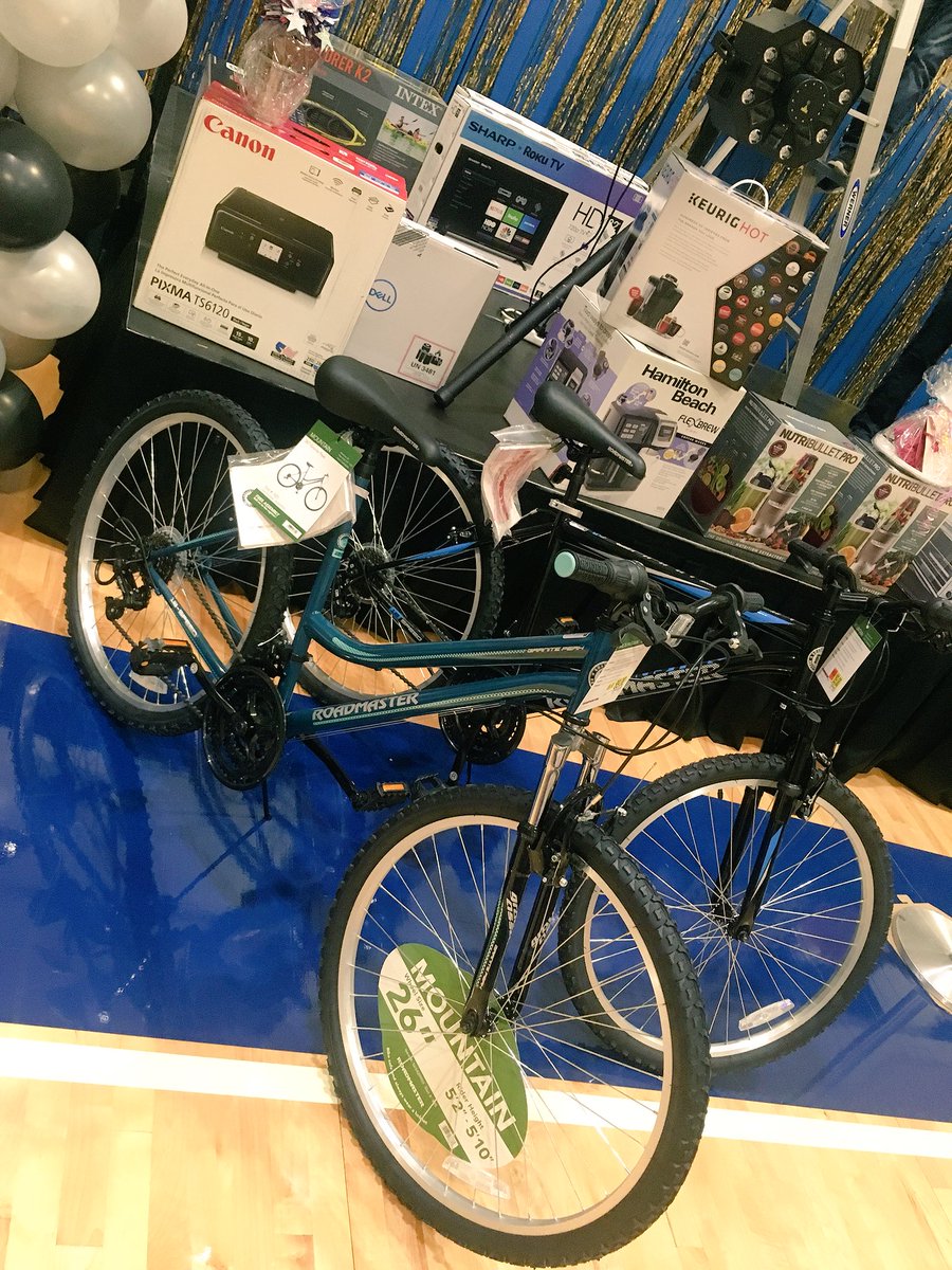 CoachAbbyElder's tweet image. Can I be a @PBCHS_Broncos grad at #ProjectGrad tonight? Prizes for days! #ClassOf2018