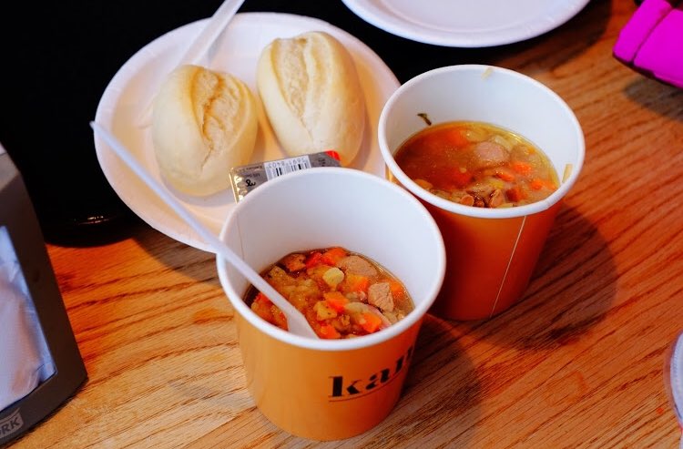 İzlanda’da şu çorbanın 1 tanesi bugünün döviz kuru ile 87 liraya denk geliyor. Ekmek ve tereyağ ücretsiz.