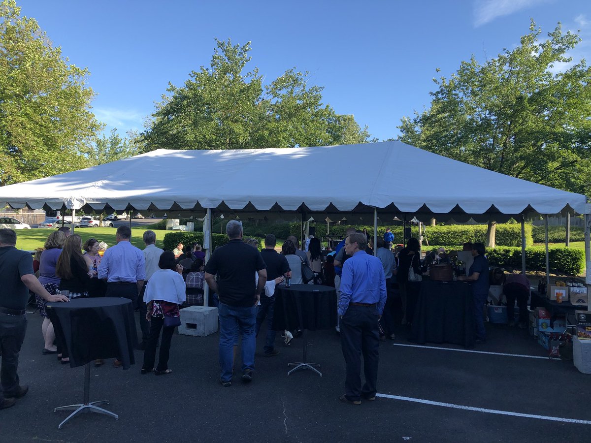 markcontino's tweet photo. Topcon Roadshow kicks off in Portland OR with customer party! https://t.co/PqCvieUjBr