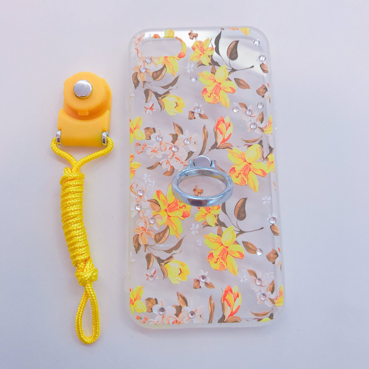 case_ya_com_ntm's tweet photo. お値下げ商品🎀
フラワープリントケース🌷
ストラップが付属しており
ボタン１つで取り外し可能✌🏻
ストラップを外すと輪っかが
リングホルダーに…💭
iPhone7/8 ¥500+ https://t.co/KyZFkwGBZZ