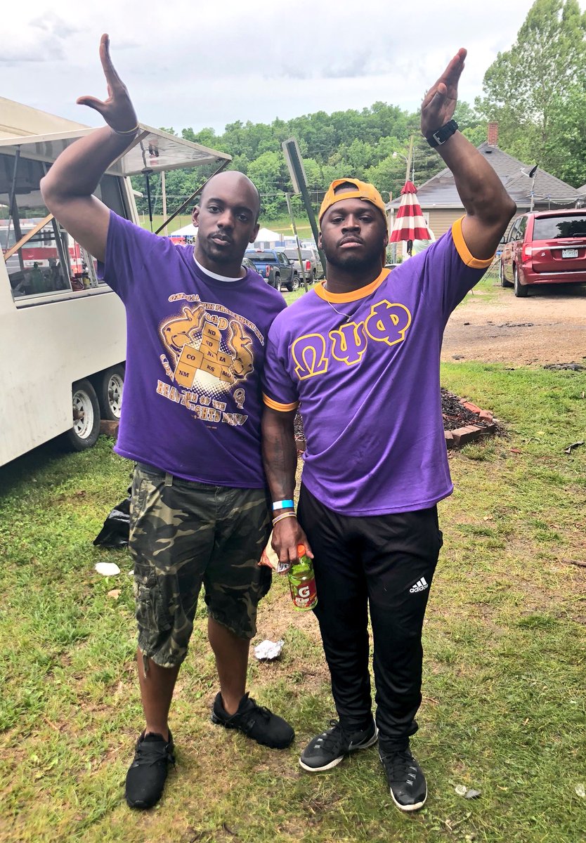 CoachTrice8's tweet photo. Drove 10 hours from Dallas, TX to Jefferson City, MO to bbq, groove, fellowship & WORK in the rain with nothing covering me but the grace of God! Blessed to be apart of the Almighty Eta Alpha Chapter of Omega Psi Phi Fraternity Incorporated. Roo to Mighty Raw Eta Sig Bruhz #8thD https://t.co/4XohHd087Y