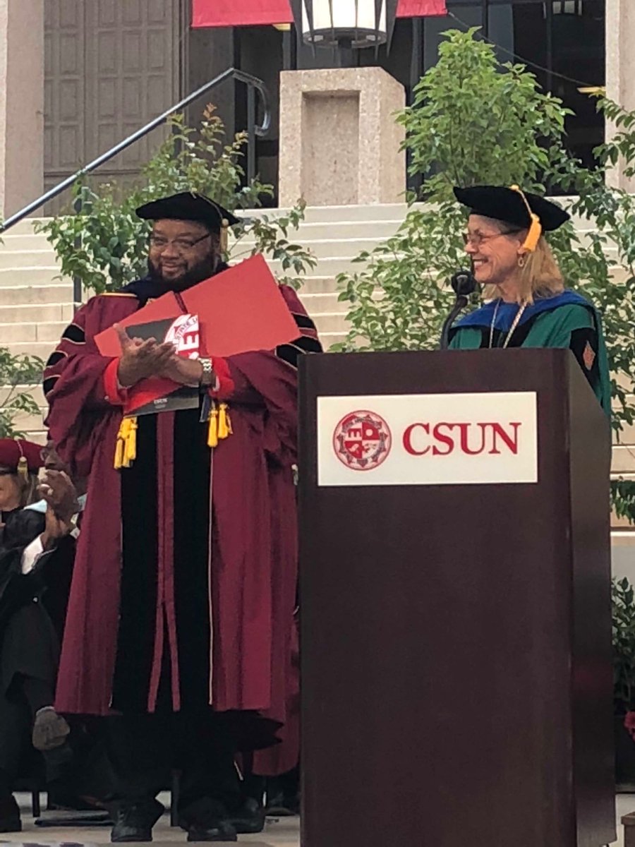 csunorthridge's tweet photo. President Harrison & Dean Webb recognize the new doctors of physical therapy. #CSUNgrad18 https://t.co/LQXc8tlug5