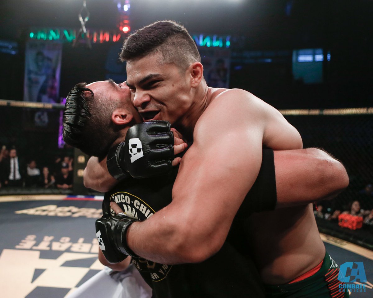 combateglobal's tweet photo. KAZULA 🇲🇽👊🏽
#CombateMEXvsElMundo https://t.co/8QIaxsMyMv