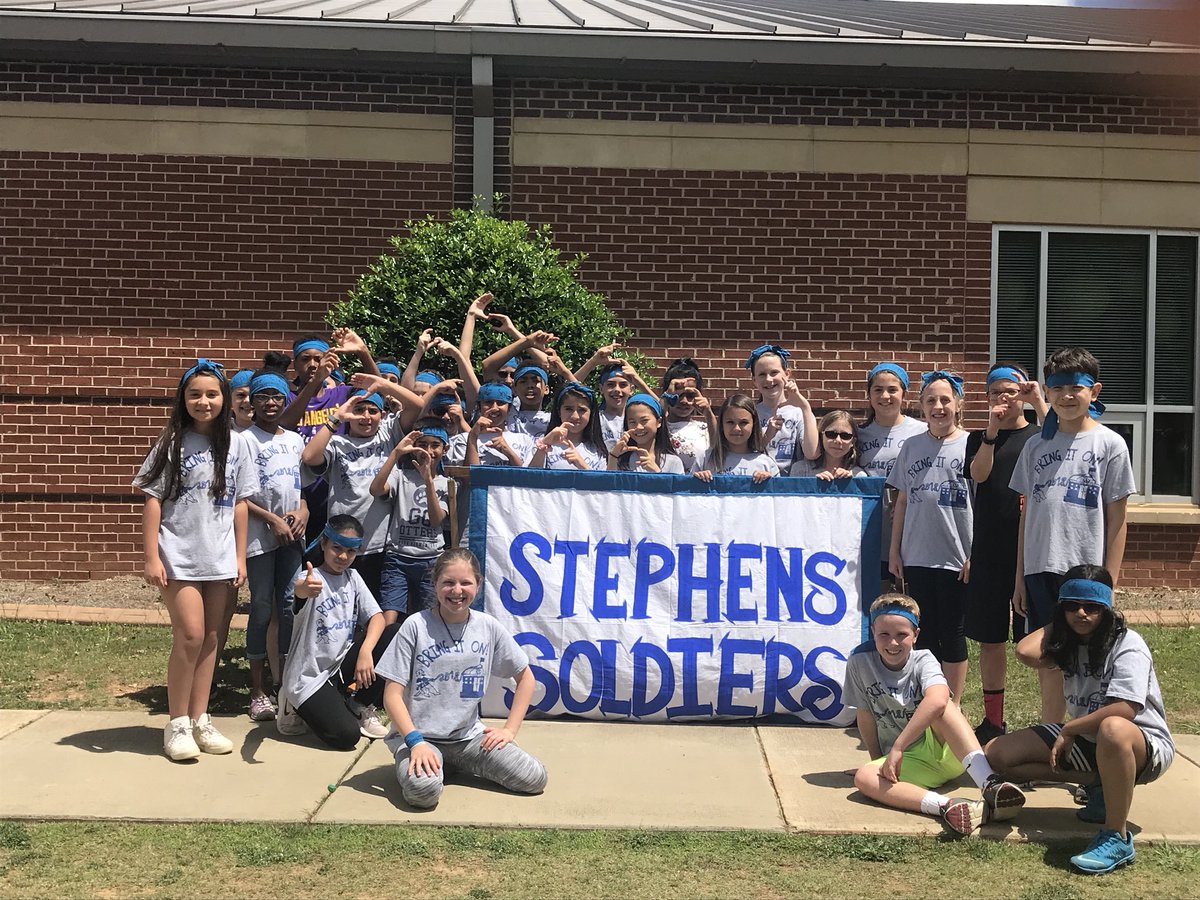kstephens622's tweet photo. So much fun kicking off Farewell Week for this fantastic group of 5th graders... #farewellweek #offtomiddleschool #only3moredays @oceeotters https://t.co/oYAtueddXz