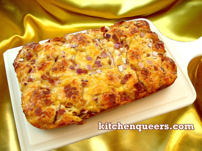 kitchenqueers's tweet photo. This #Bacon #Cheese Pull Apart is great morning, noon or night! #Recipe and #video demo here: https://t.co/K44ftWIKYU #BaconCheesePullApart #SavoryBaking #Baking #Bake #Appetizer #Brunch #snacks #PartyBuffet https://t.co/r0gErFk6ls