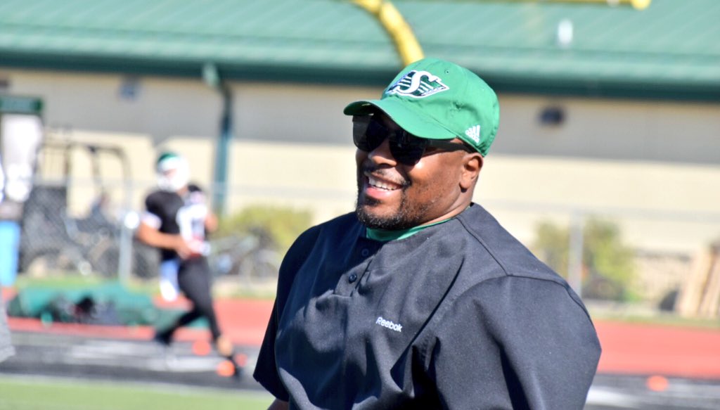 sskroughriders's tweet photo. Nik Lewis’ retirement lasted exactly 1️⃣ whole day.

📖 » https://t.co/BzeDi7rbuP

#CFLTC #RidersTC https://t.co/MrufSLanHS