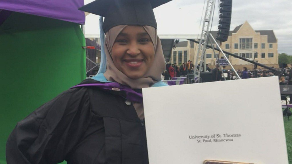 kare11's tweet photo. St. Thomas grad gets master's degree a day after giving birth https://t.co/8qOqRB9Ok3 https://t.co/l552X8MiHU
