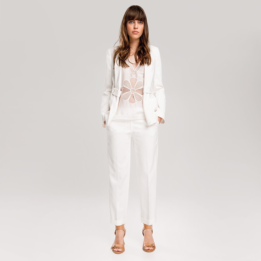 leonmaxofficial's tweet photo. New Arrivals - Summer whites in cotton/silk voile and stretch faille. Shop now: https://t.co/f2MsPzKsbm #ss18 #leonmaxcollection #maxstudiobrands #silkvoile #stretchfaille #details https://t.co/q3CpwMUtT8