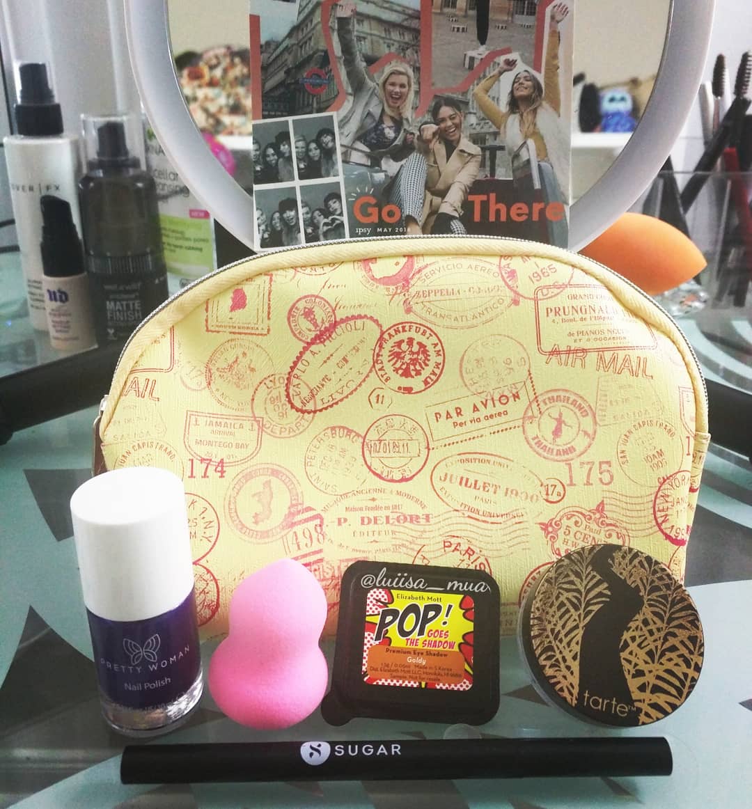LuiisaMua's tweet photo. My @ipsy products this month π
@slmissglam beauty sponge
@tartecosmetics finishing powder
@trySUGAR brow pencil
@ElizabethMott gold single shadow
@PrettyWomanNYC nail polish in electric love
#ipsygothere #ipsy #newmakeup #newproducts #makeupjunkie #monthlysubscription https://t.co/CMVledFD0t