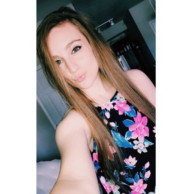 Katelynhockett's tweet photo. #NewProfilePic 🌸 https://t.co/qrqb4WTiJN