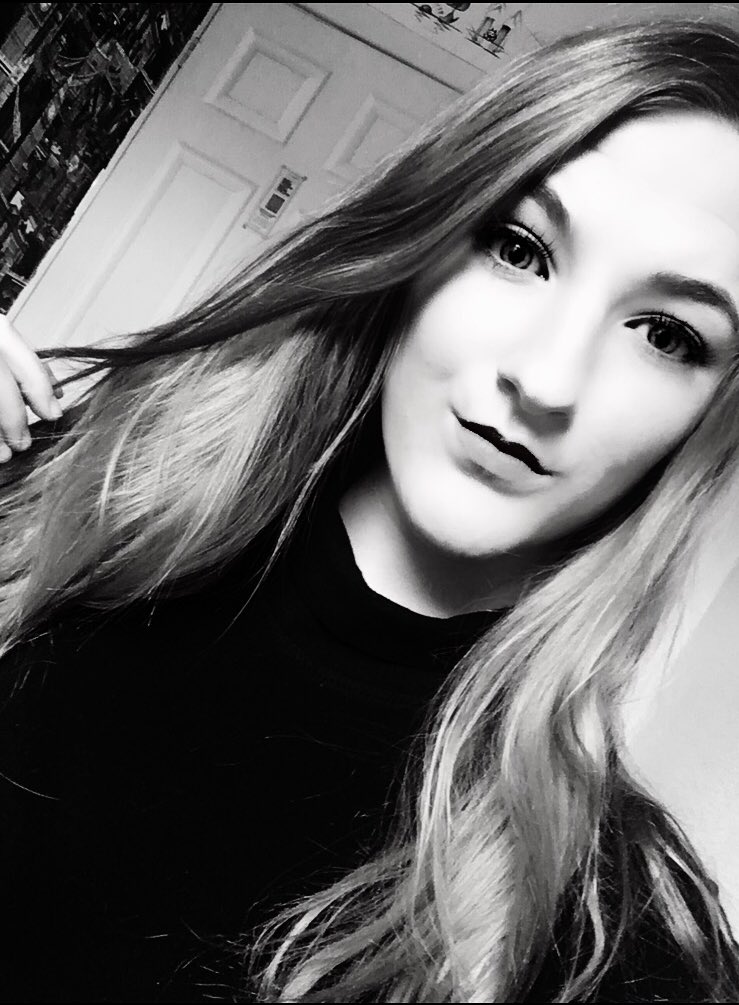 ChlMermaid's tweet photo. 😝ITS✌🏼🤘🏻TUESDAY MY DUDES😝

🌻H A P P Y🤘🏻 T U E S D A Y✌🏼🌻

Hope your Tuesday is full of laughter and smiles 🌸 

🌼Don’t let anyone dull your sparkle🌼

@EthanDolan @GraysonDolan 
#DolanTwinsTuesday #DolanTwins #DolanTwinsNewVideo #Tuesdayseflie https://t.co/1Yy6kcpact
