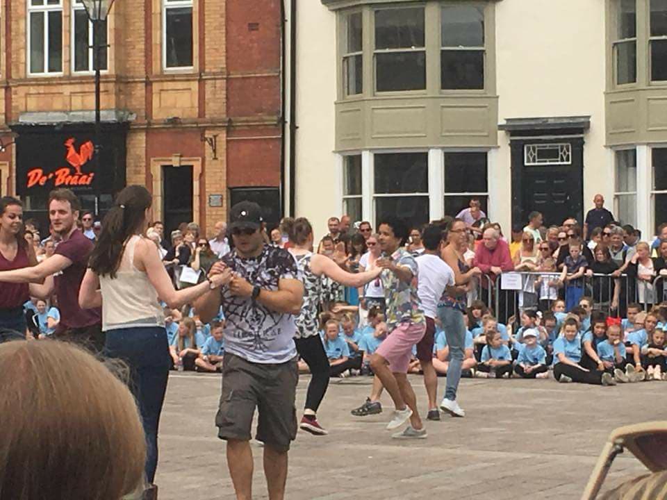 CraigStephens8's tweet image. So years ago I used to dance in school....years later I'm back to performing and  dancing in front of crowds with my salsa friends n family. Also hard to believe what i used to look like. #dancing #salsa