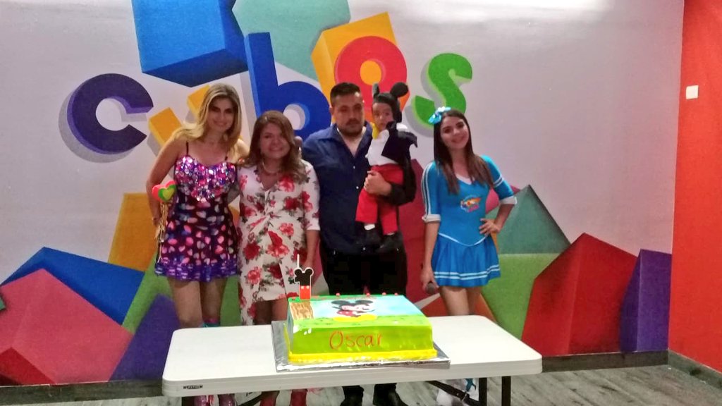 El show de <a href="/LoreLoreOf/">Lore Lore</a> en la fiesta de Óscar festejando su primer añito.

Gracias por su confianza.

#LoreLoreEnMiFiesta

Contrataciones
(81)8300.0565
Wpp. 811806.1372